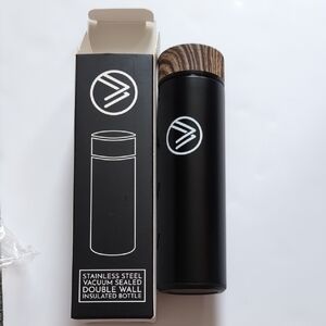 NWOT Savvi Stainless Steal Vacuum Sealed Double Wall Insulated Bottle